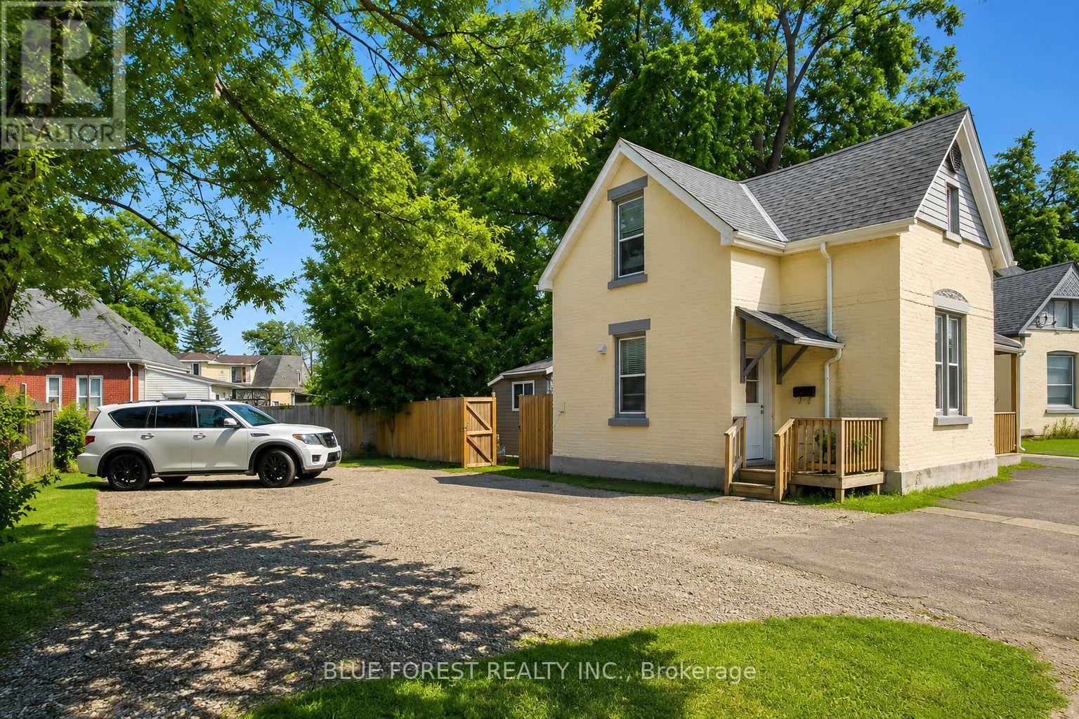 28 Oxford Street W Property Photo 2