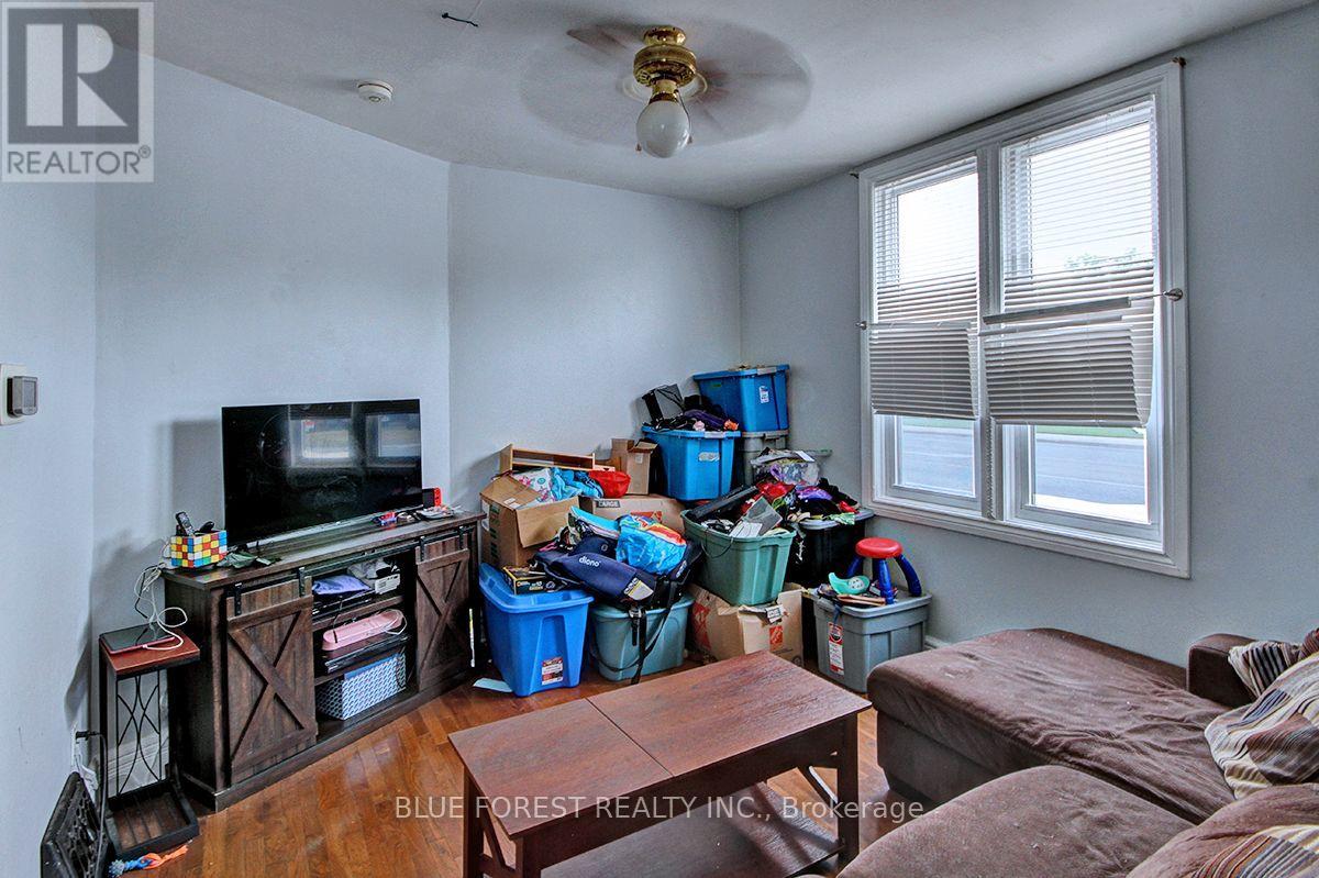 28 Oxford Street W Property Photo 4