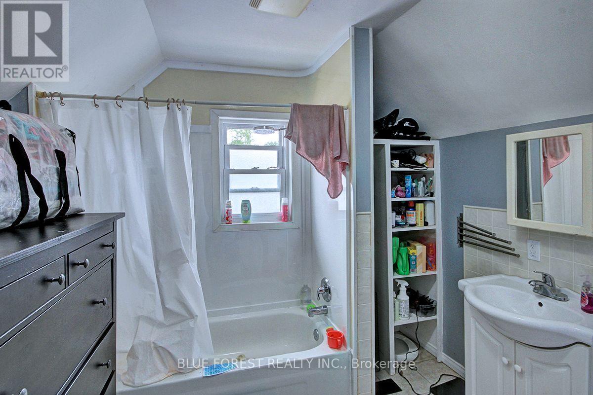 28 Oxford Street W Property Photo 8