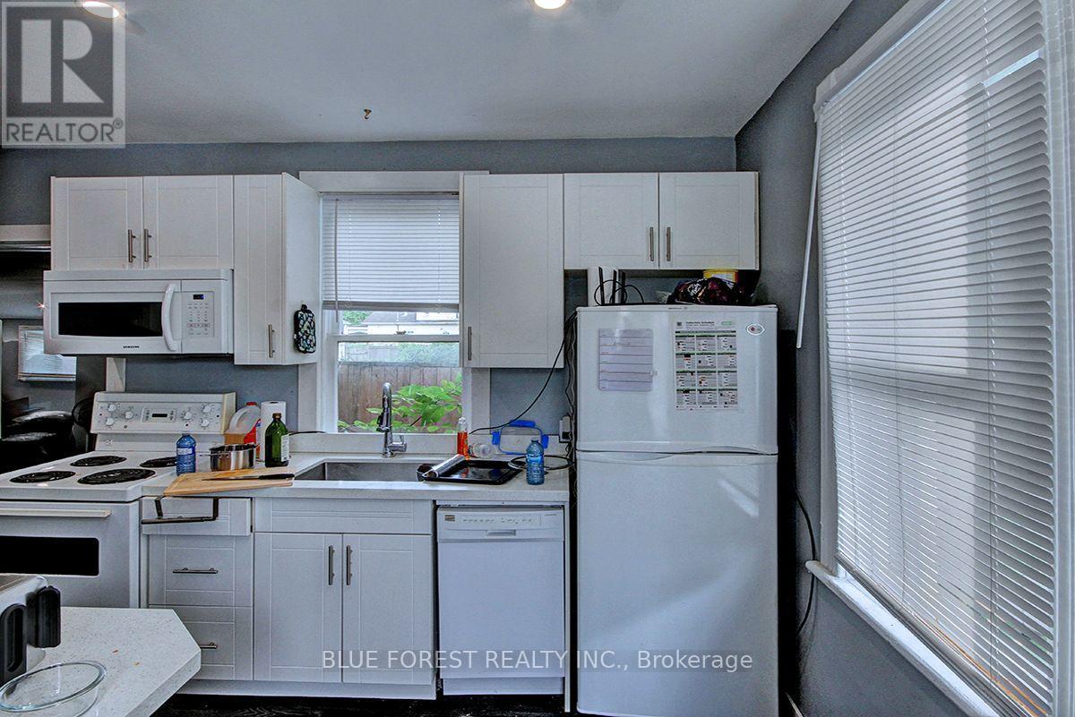 28 Oxford Street W Property Photo 10