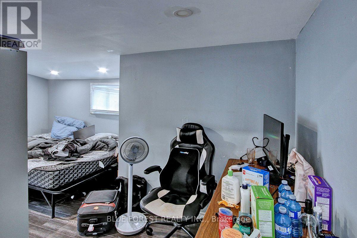 28 Oxford Street W Property Photo 13