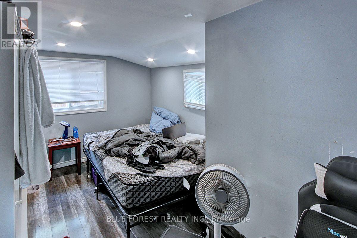 28 Oxford Street W Property Photo 14