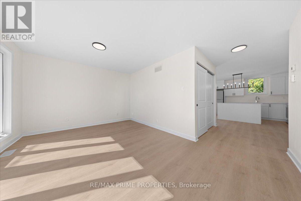 207 Carillon Street Property Photo 4