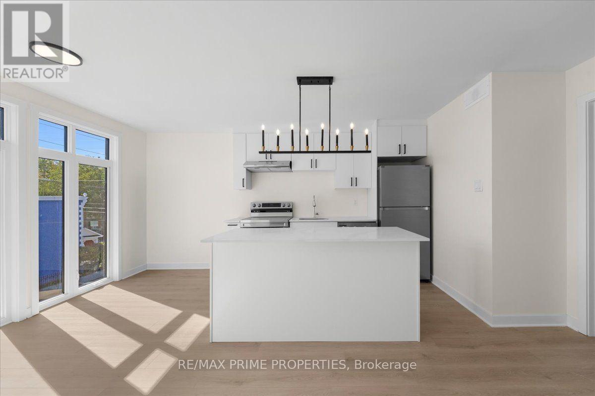 207 Carillon Street Property Photo 7