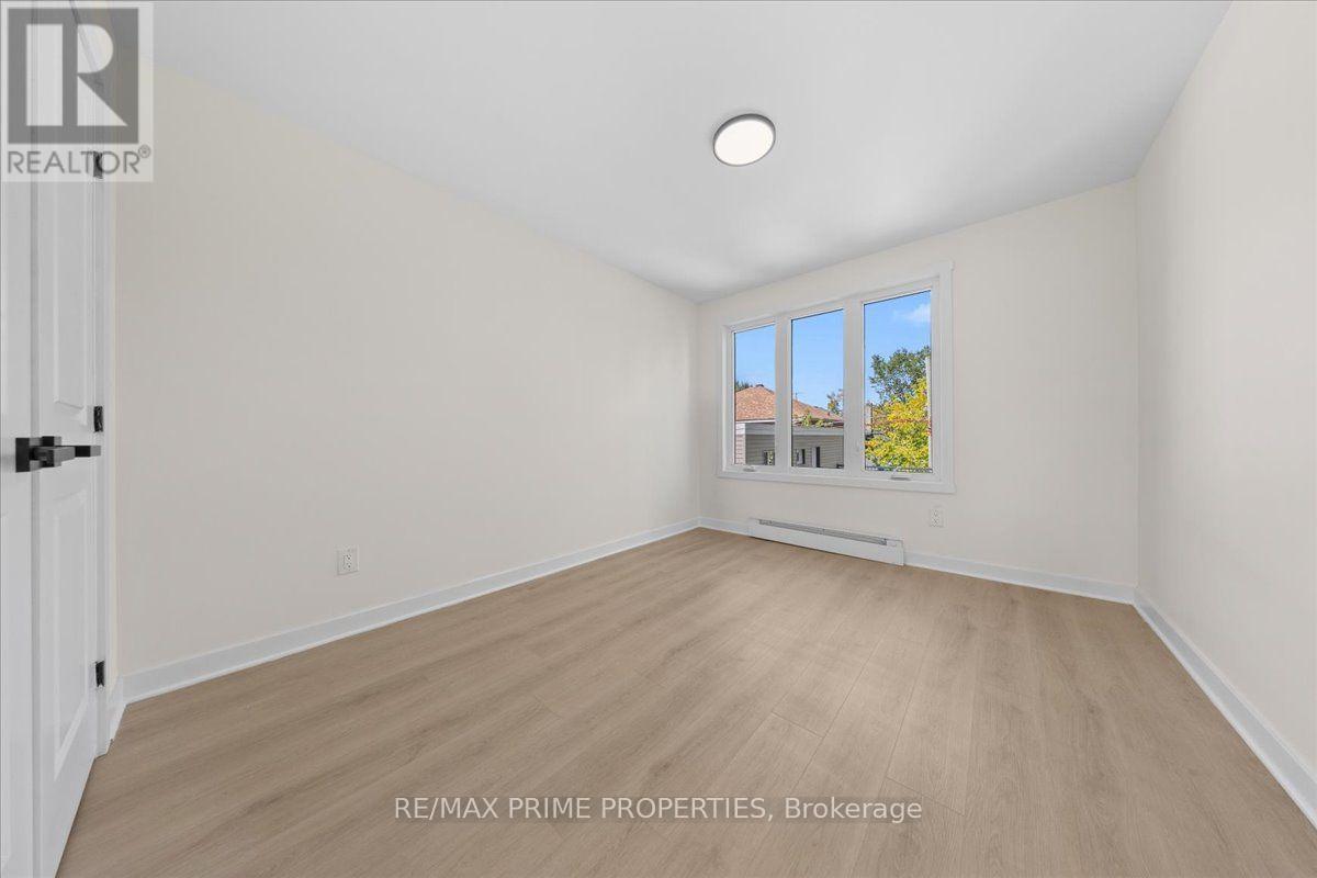 207 Carillon Street Property Photo 9