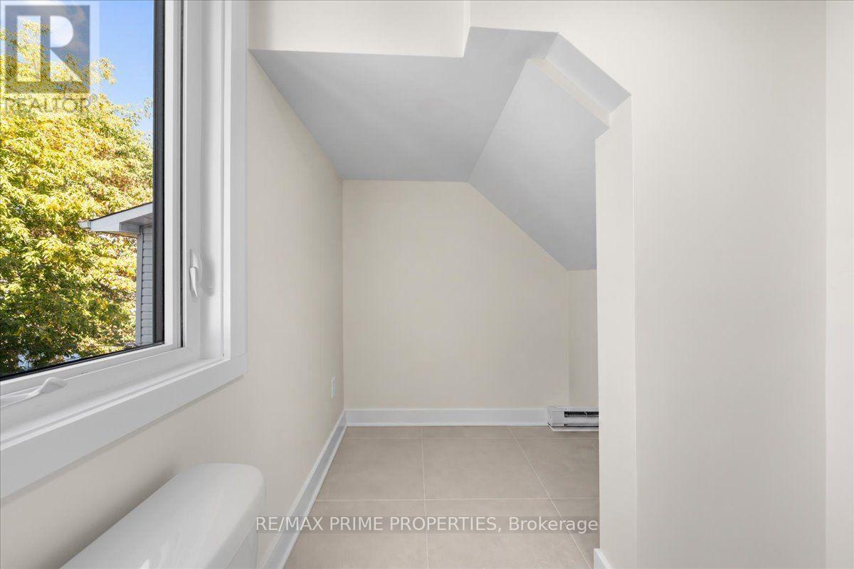 207 Carillon Street Property Photo 11