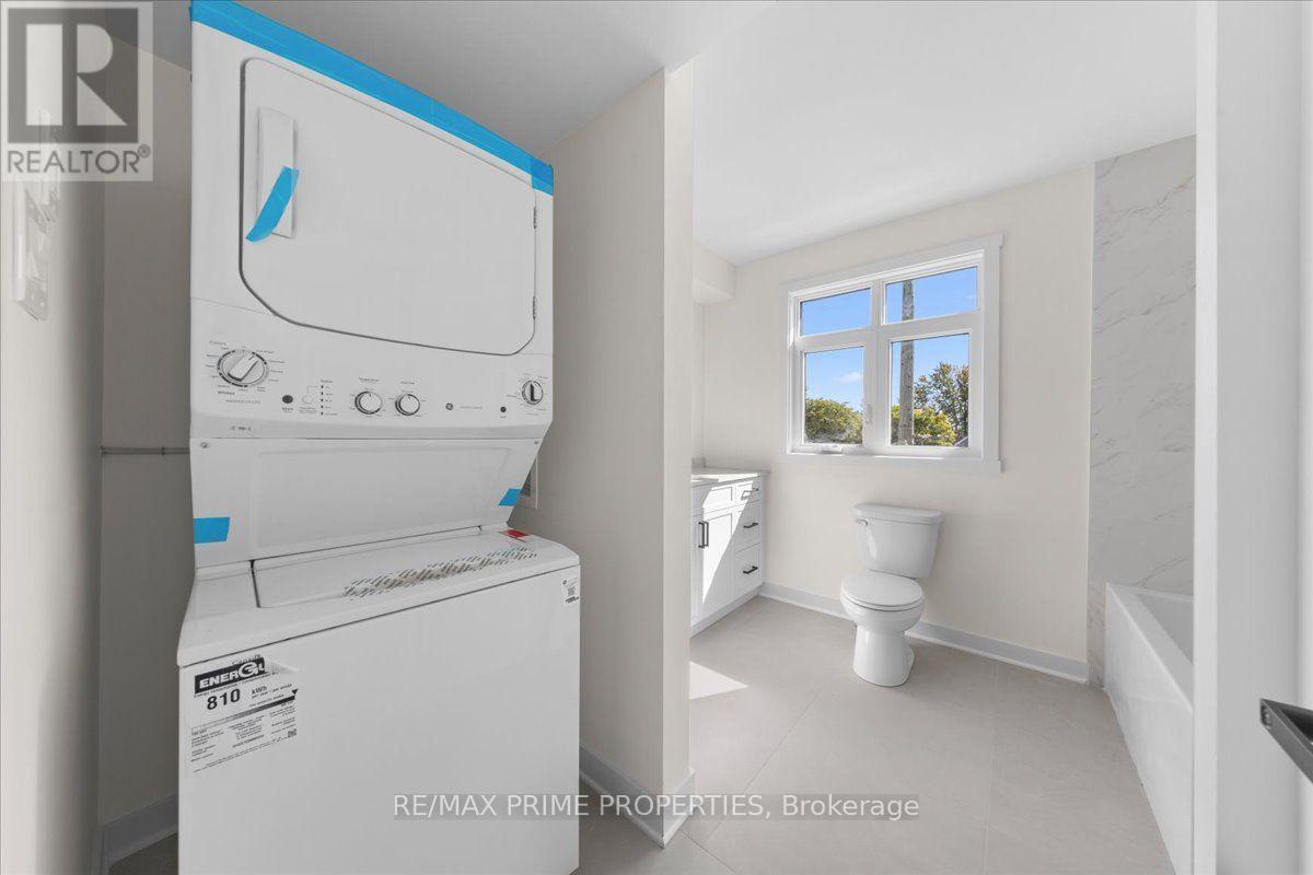207 Carillon Street Property Photo 12
