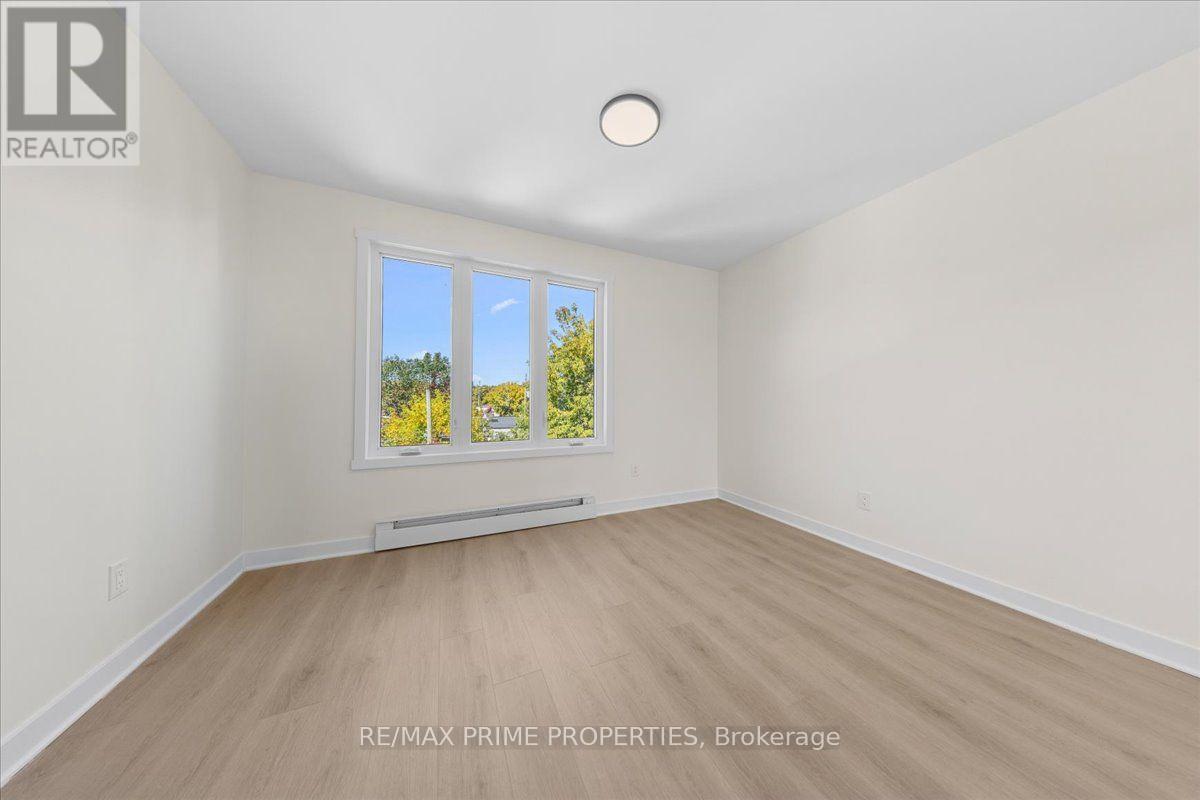 207 Carillon Street Property Photo 13