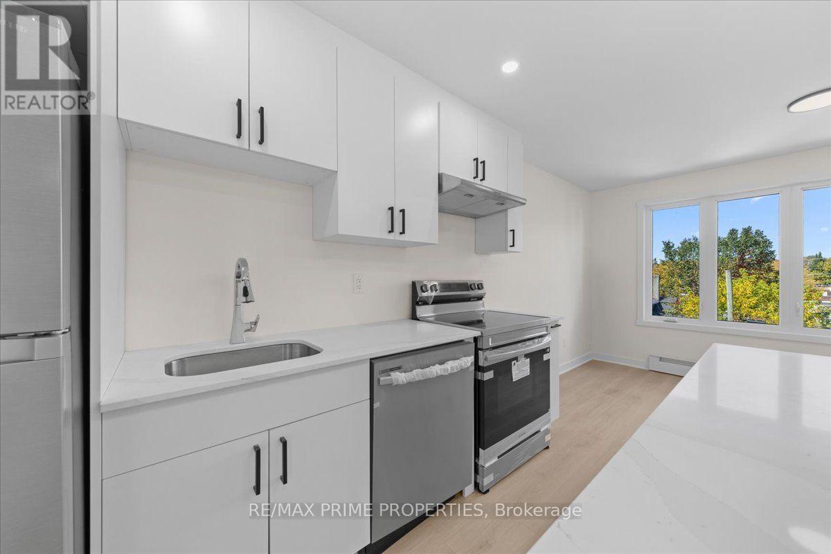 207 Carillon Street Property Photo 14