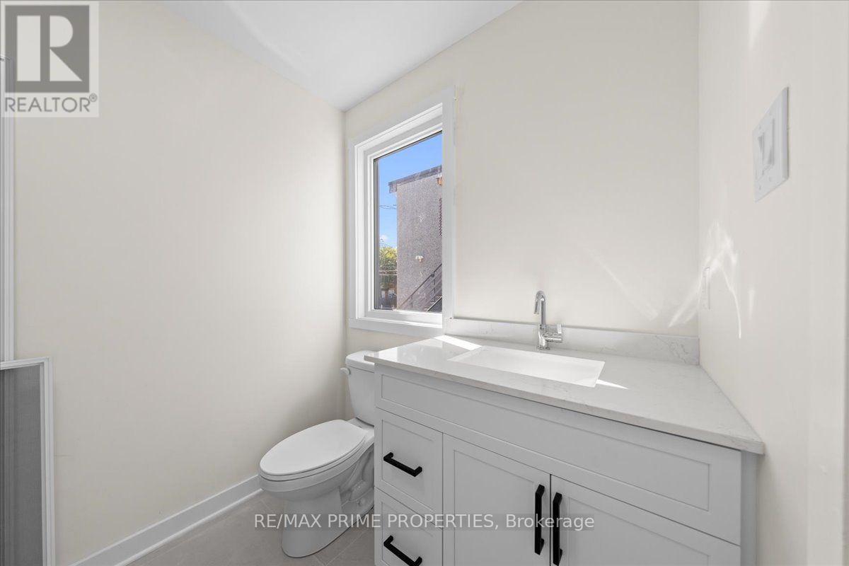 207 Carillon Street Property Photo 16
