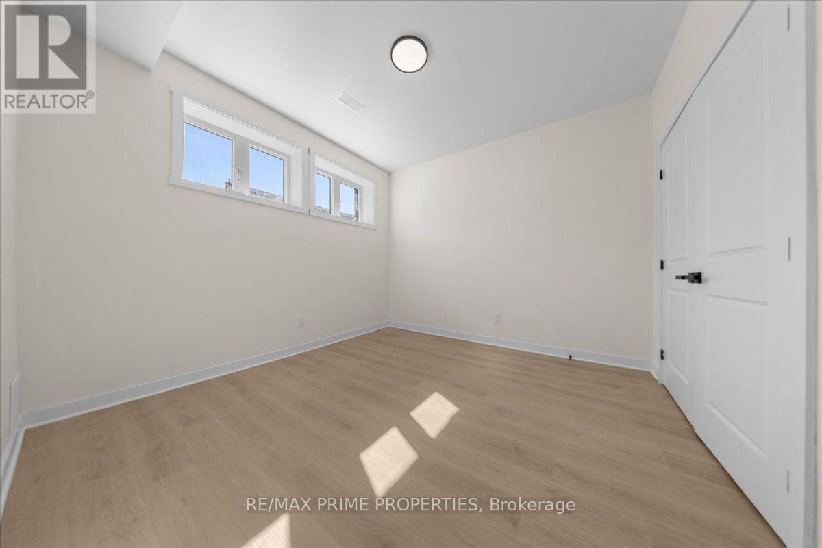 207 Carillon Street Property Photo 17