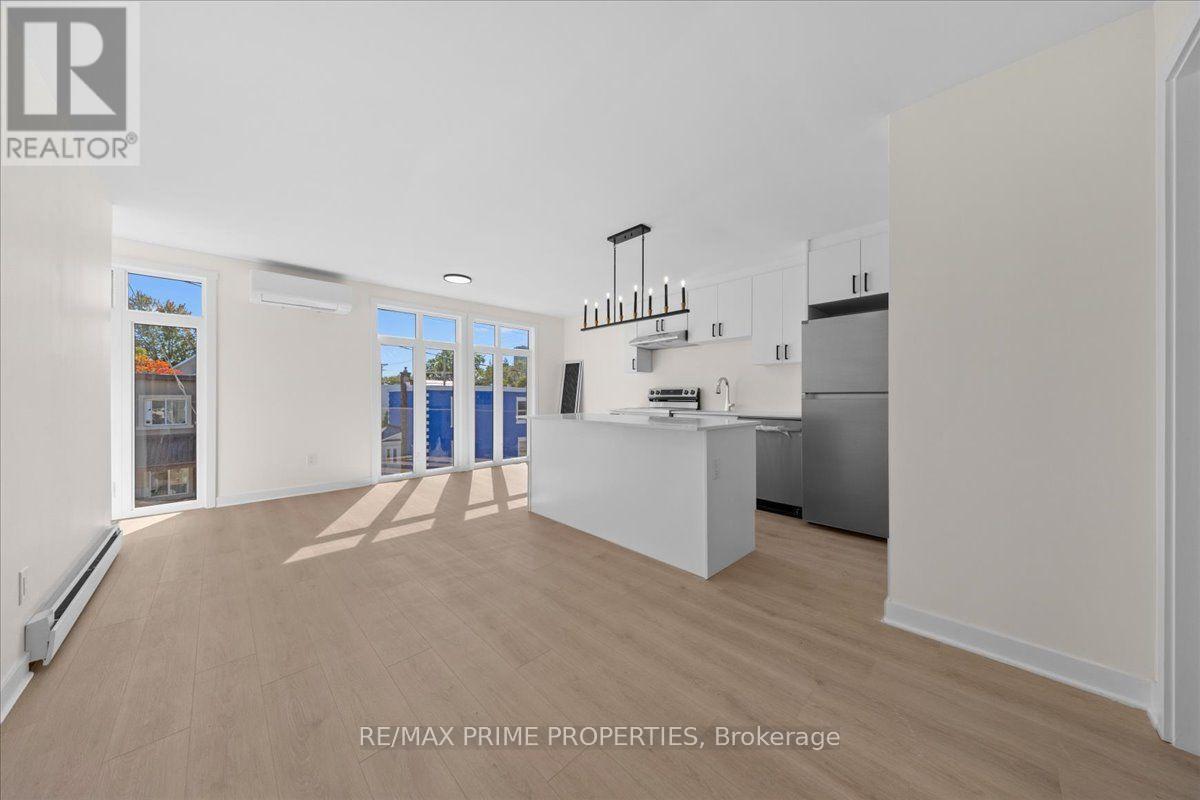 207 Carillon Street Property Photo 21