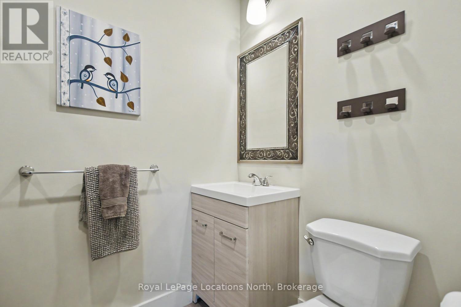 135 Marshall Street E Property Photo 15