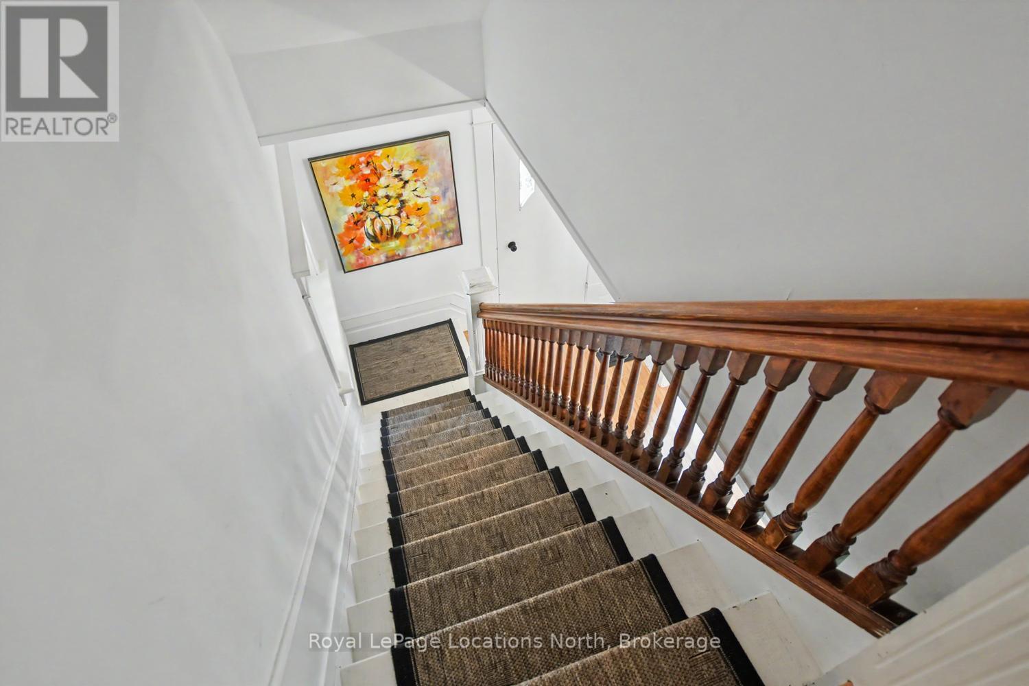 135 Marshall Street E Property Photo 18