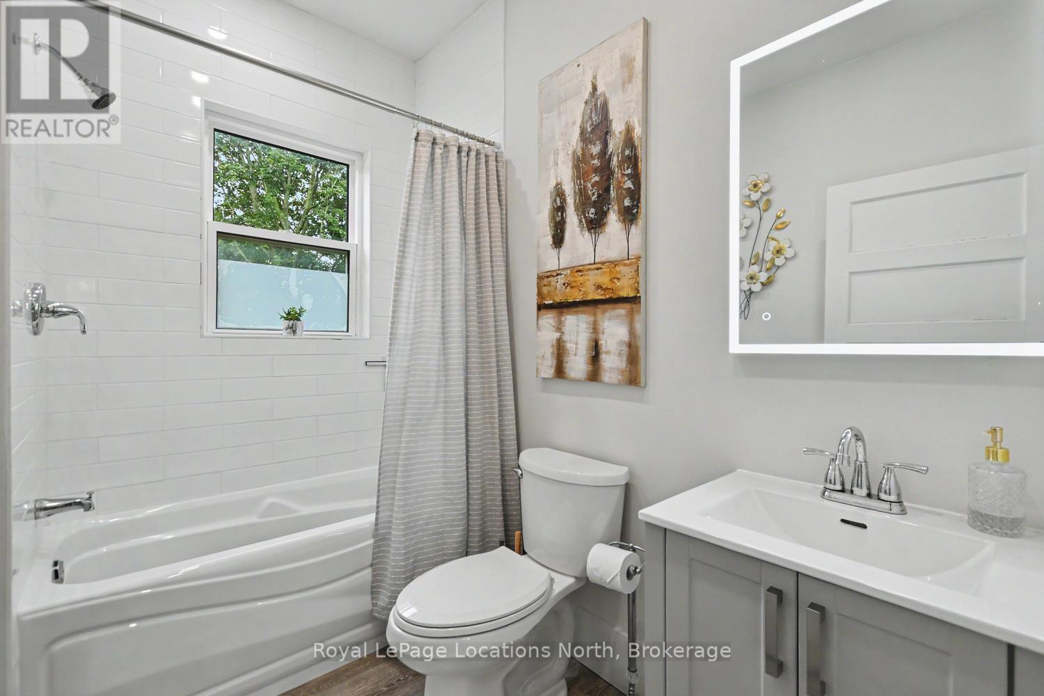 135 Marshall Street E Property Photo 23
