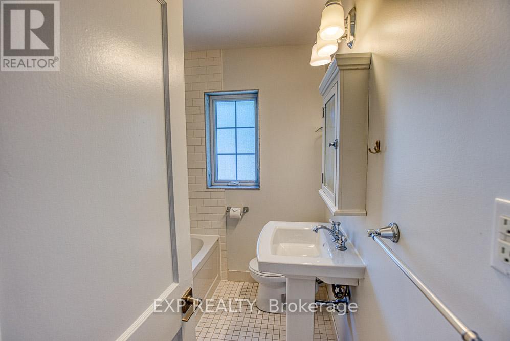 413 Holland Avenue Property Photo 38