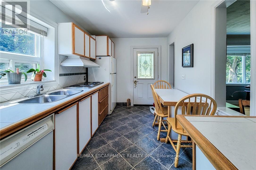 42 Lake Avenue N Property Photo 19