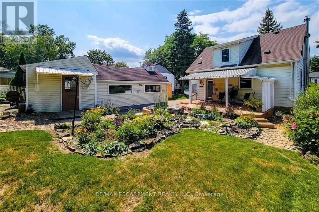 42 Lake Avenue N Property Photo 35