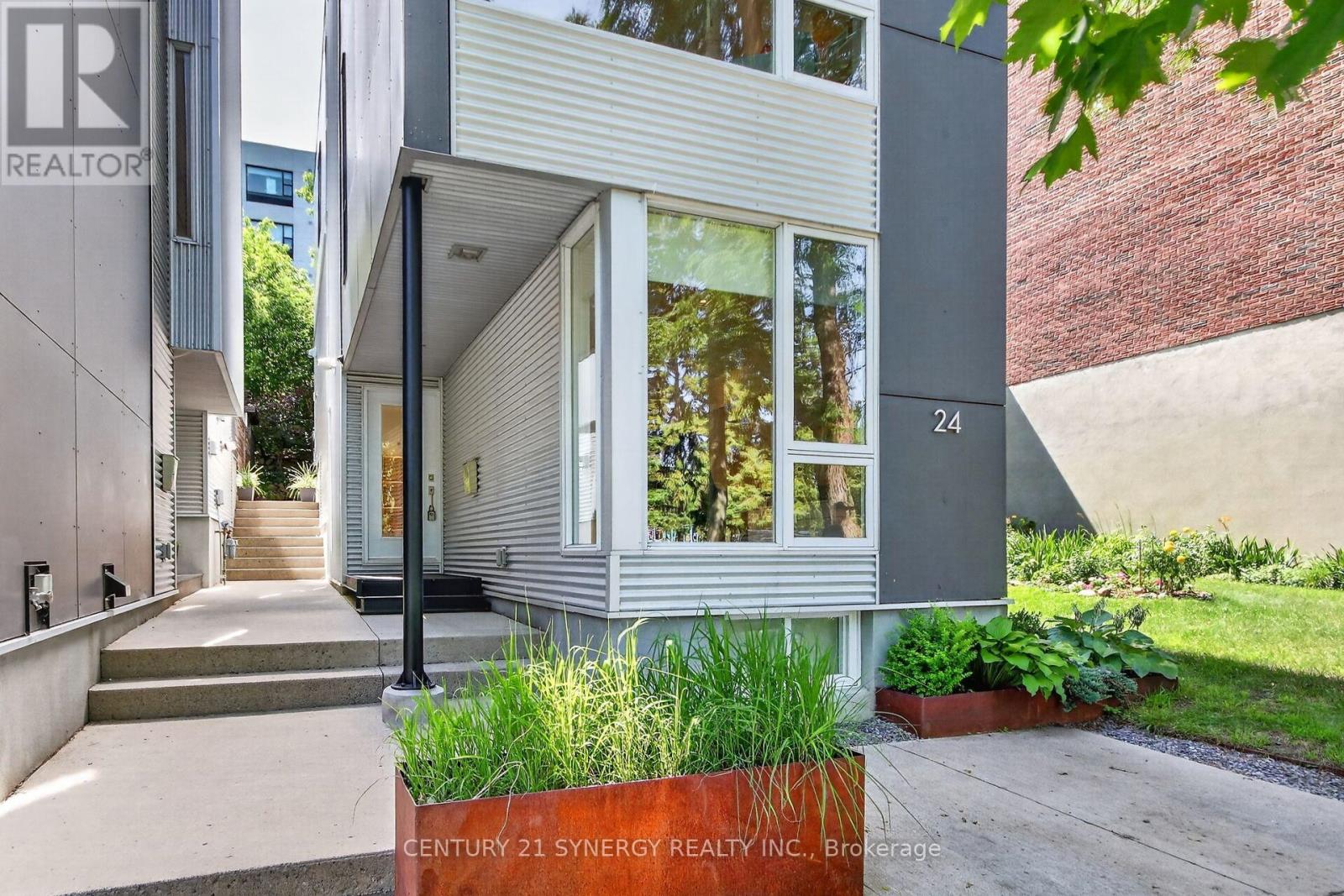 24 Stonehurst Avenue Property Photo 3