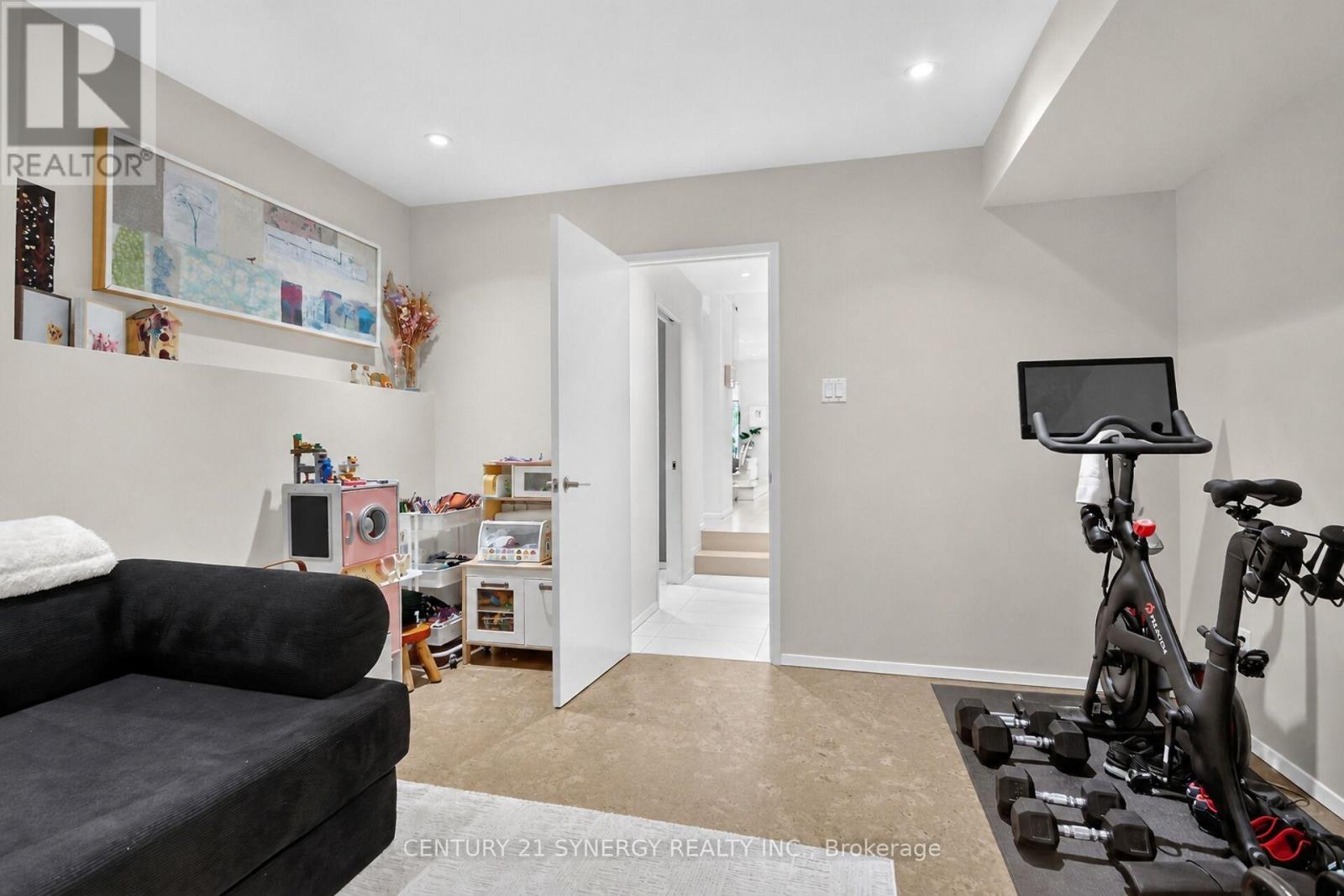 24 Stonehurst Avenue Property Photo 12
