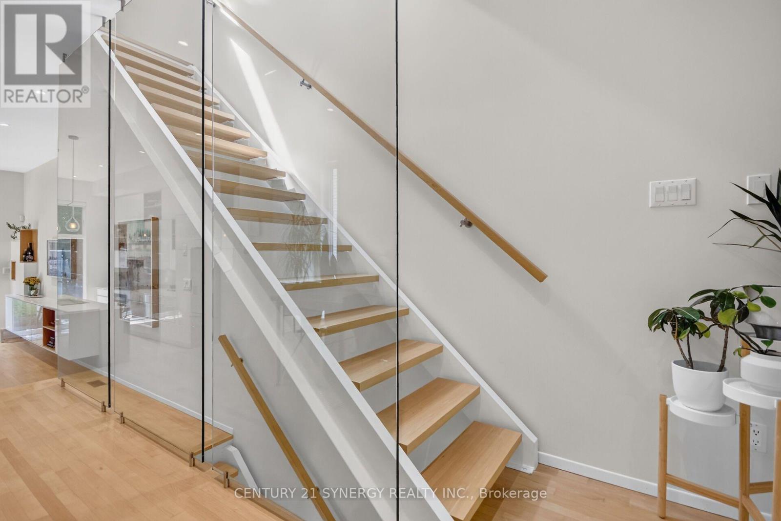 24 Stonehurst Avenue Property Photo 14