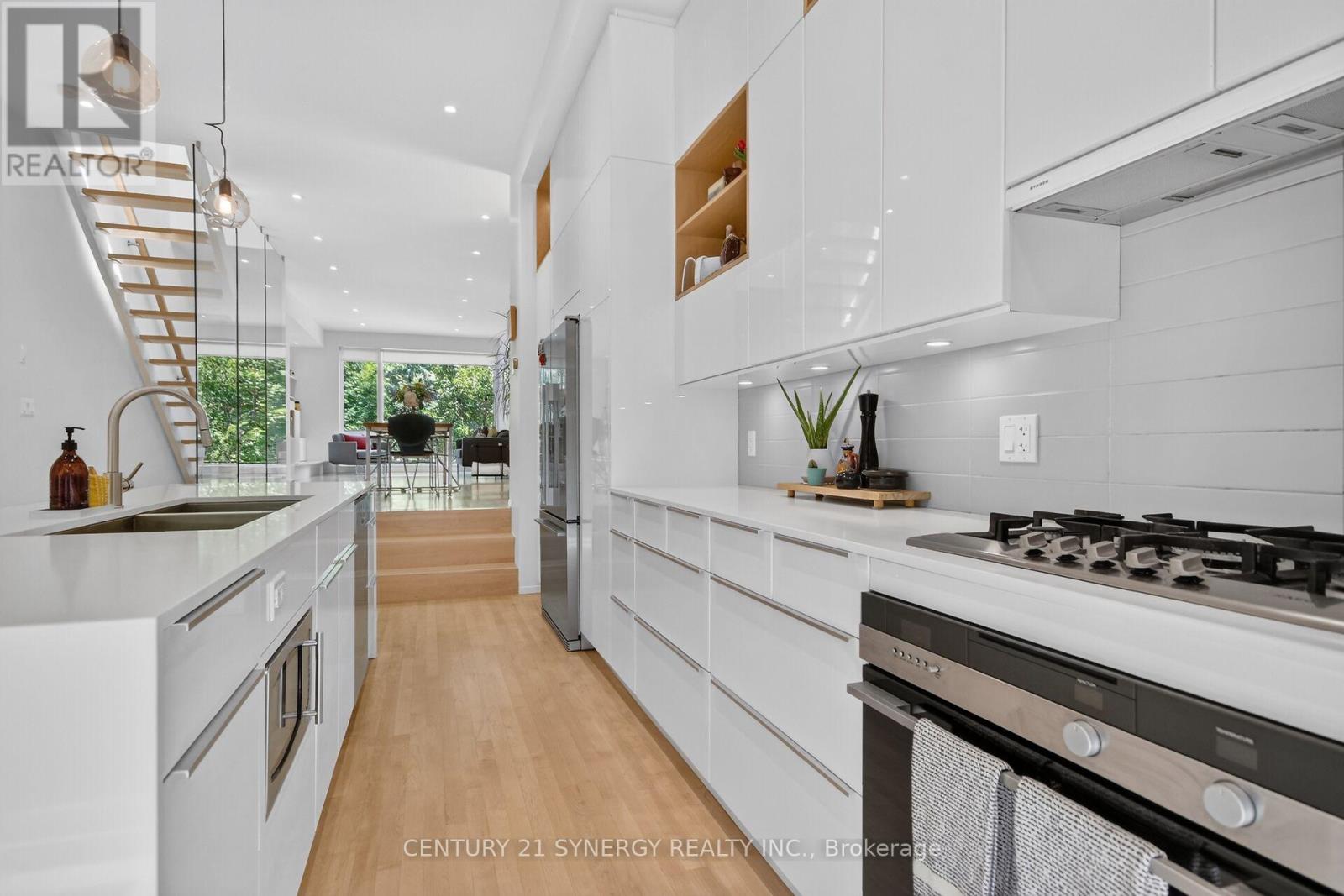 24 Stonehurst Avenue Property Photo 27