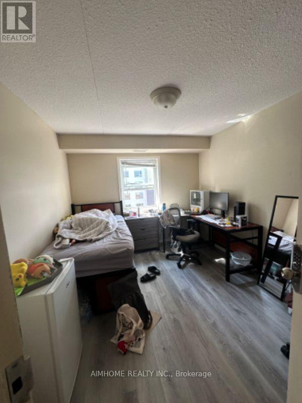 403 - 261 Lester Street Property Photo 5