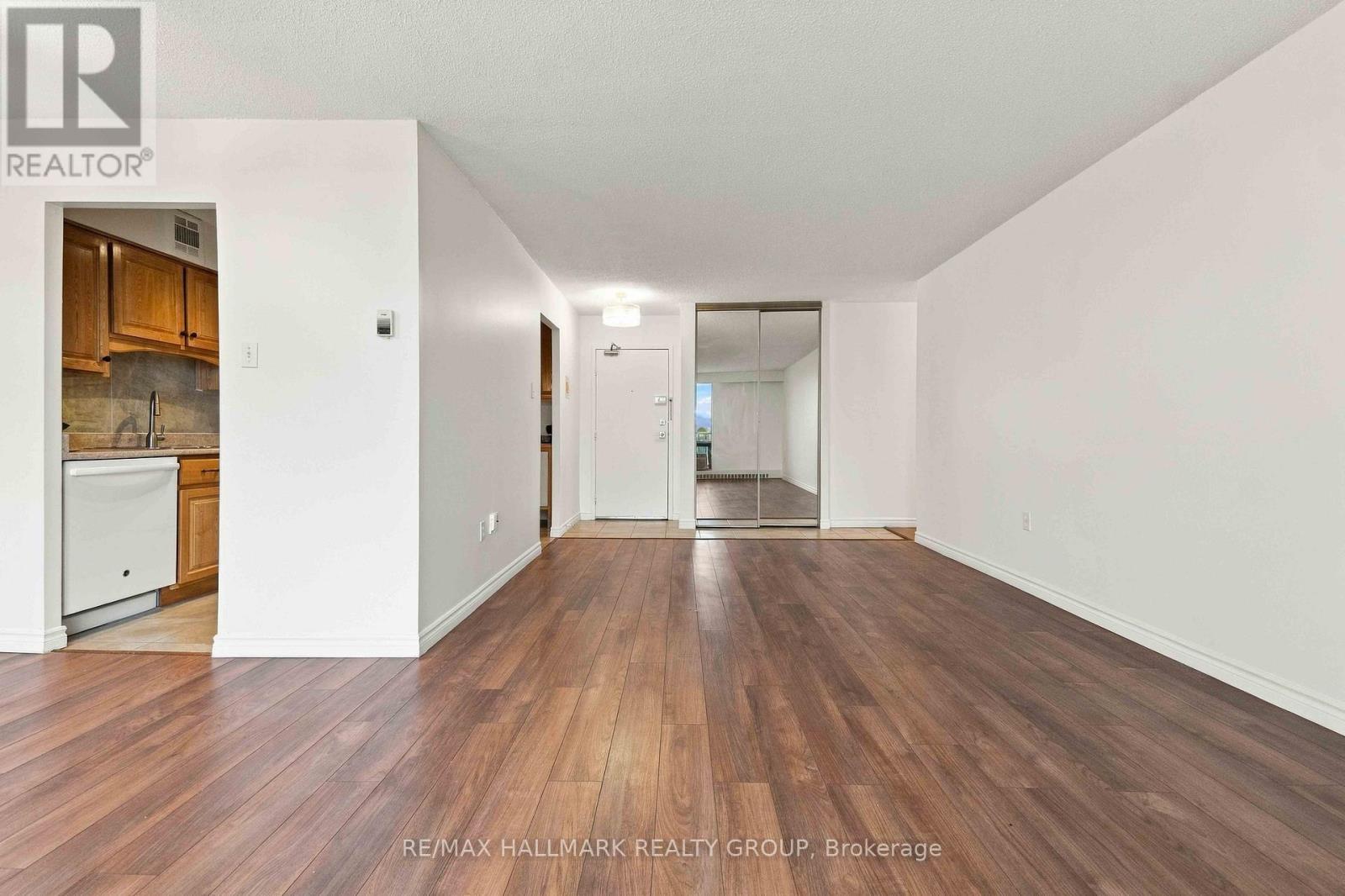 1007 - 2400 Virginia Drive Property Photo 11