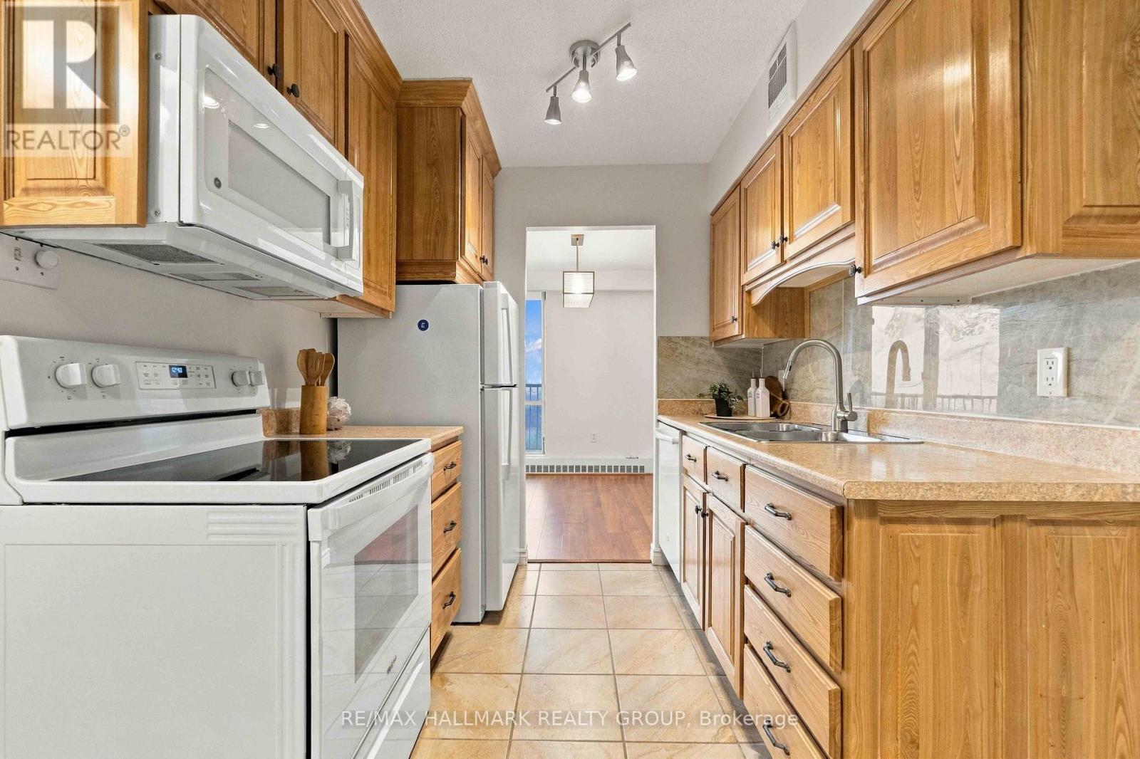 1007 - 2400 Virginia Drive Property Photo 15