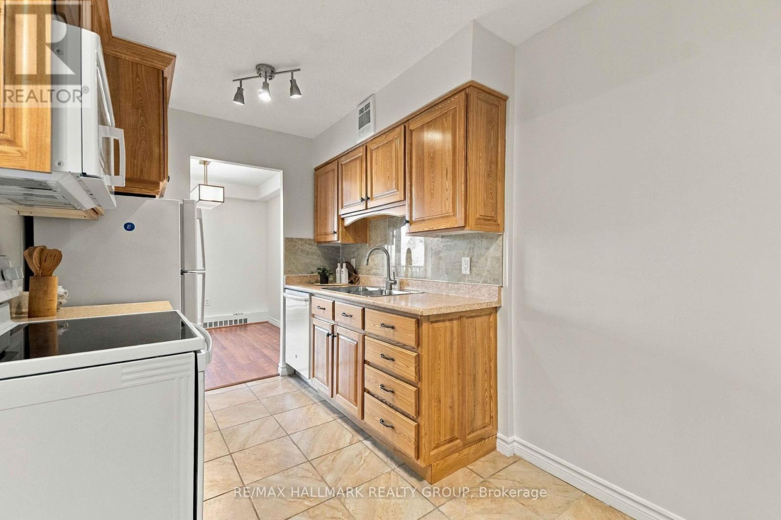 1007 - 2400 Virginia Drive Property Photo 16
