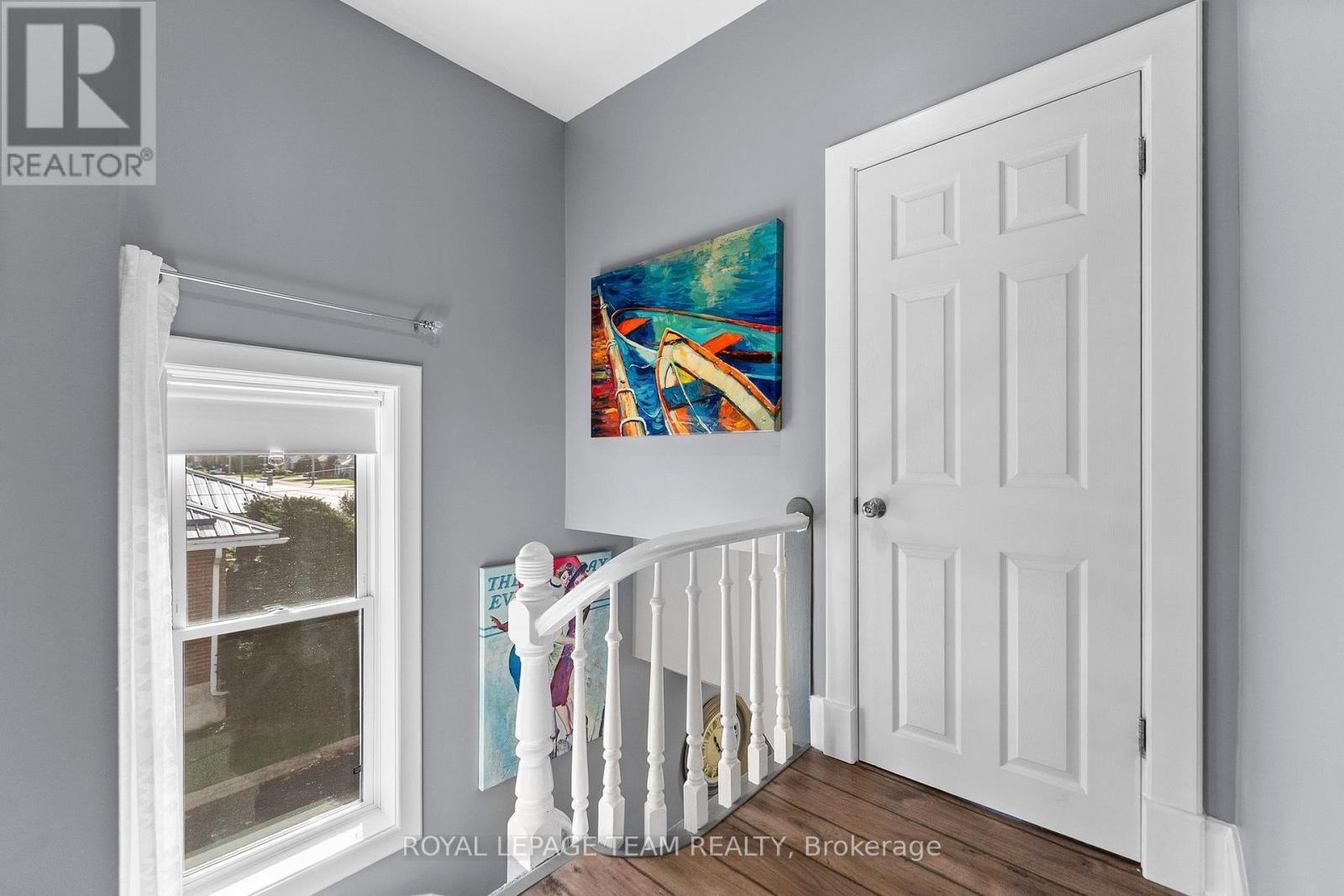 729 Raglan Street S Property Photo 17