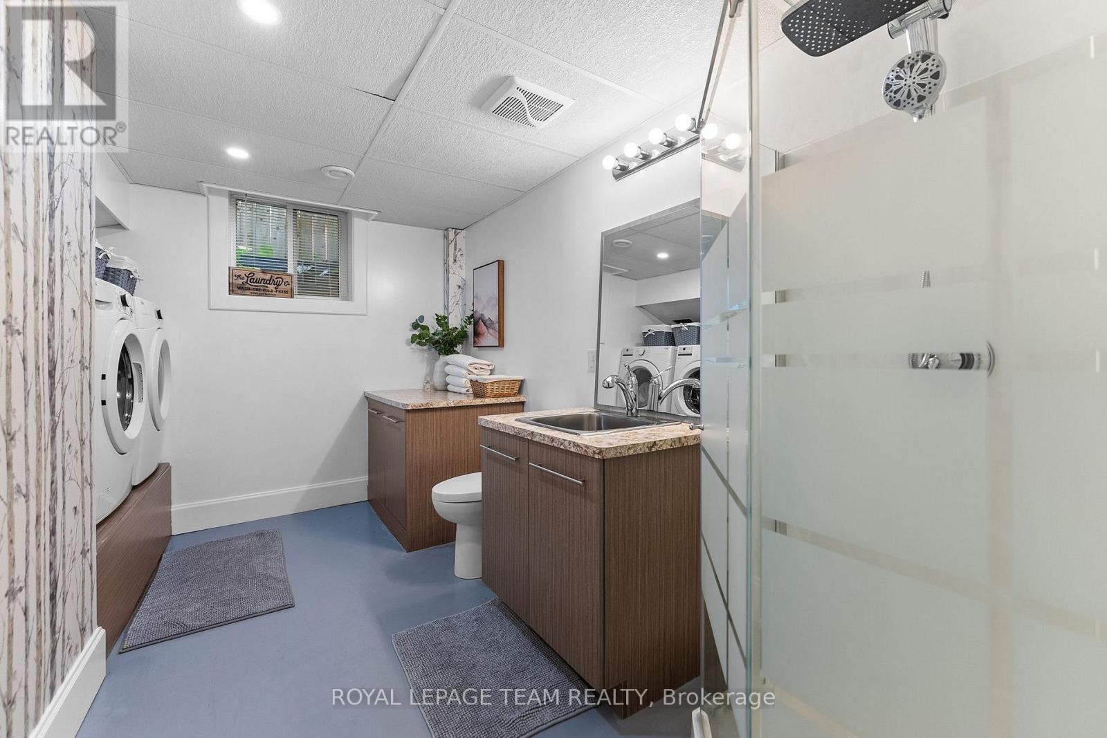729 Raglan Street S Property Photo 25