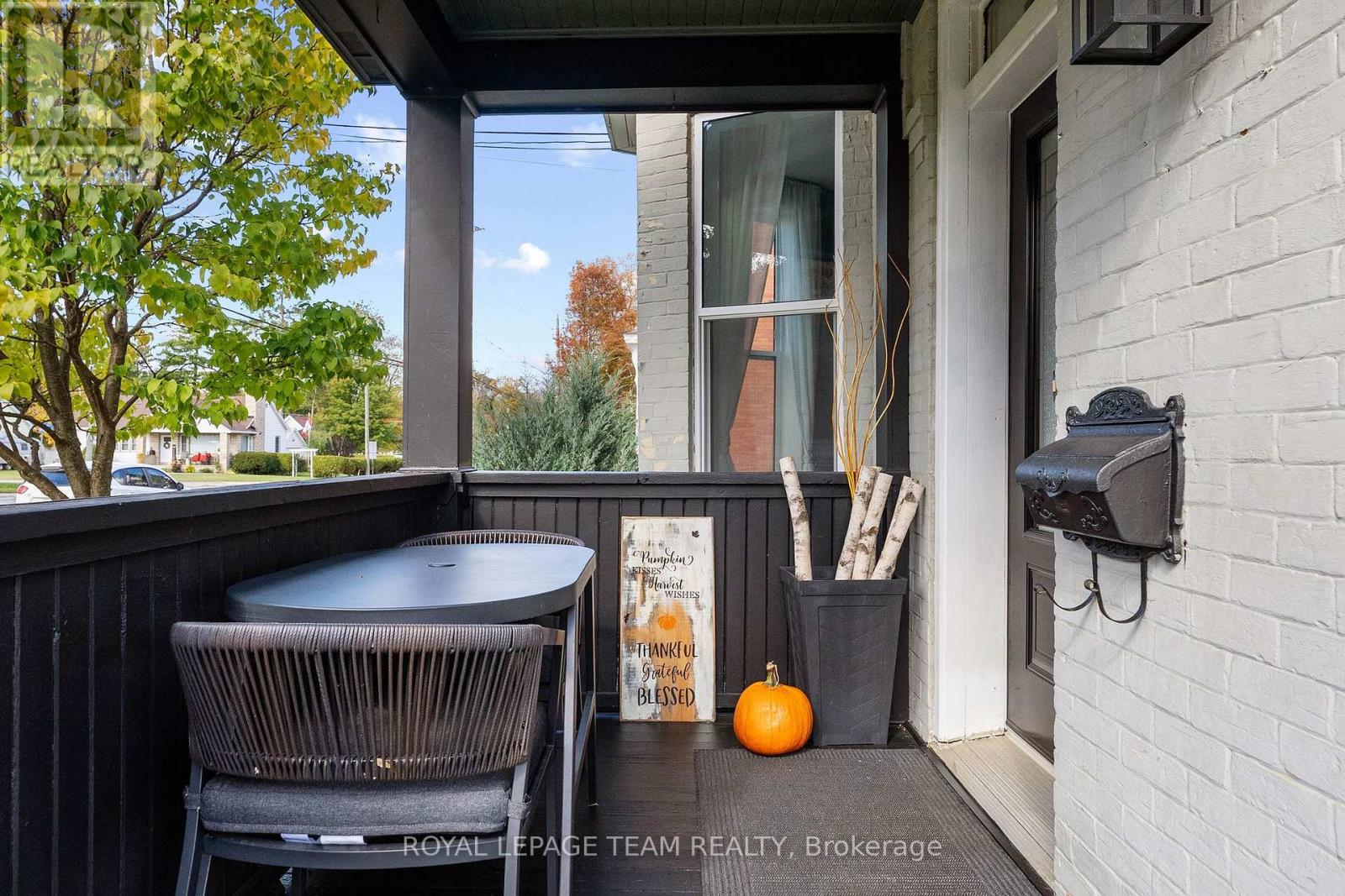 729 Raglan Street S Property Photo 26