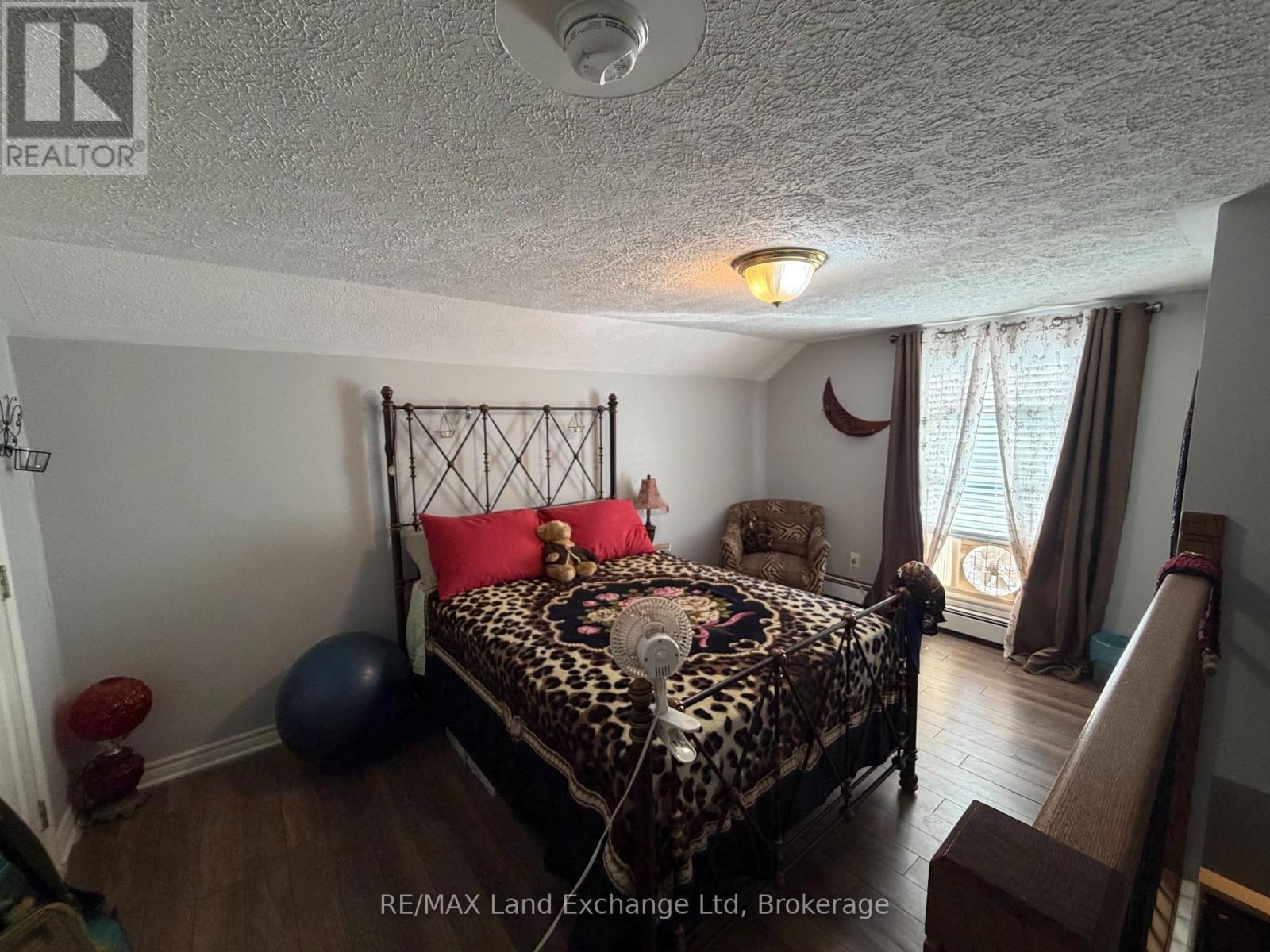 276 Centre Street Property Photo 7