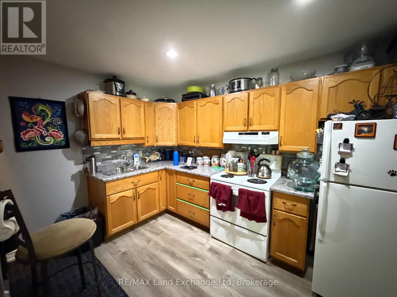 276 Centre Street Property Photo 8
