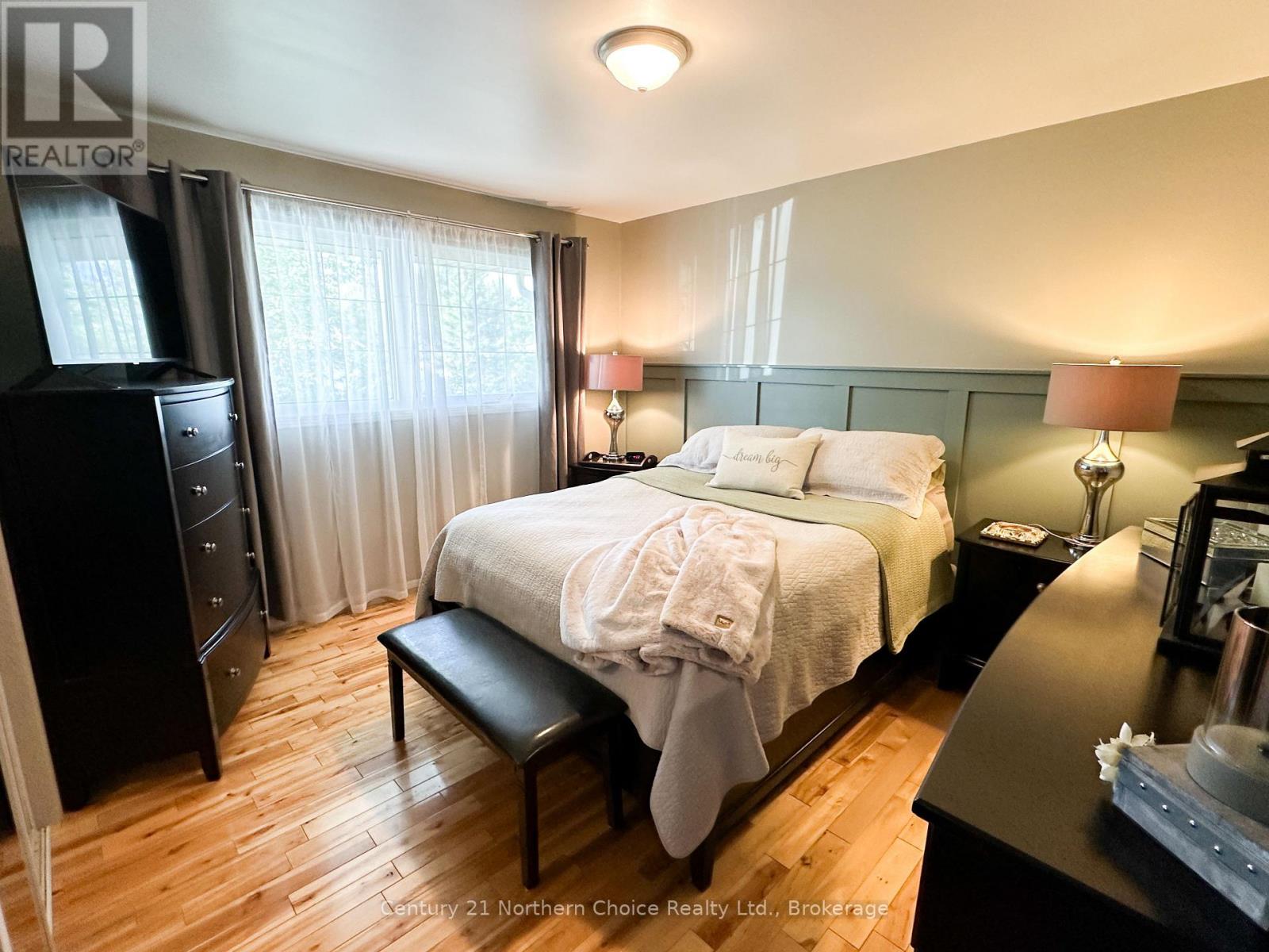 52 Dickenson Road Property Photo 7