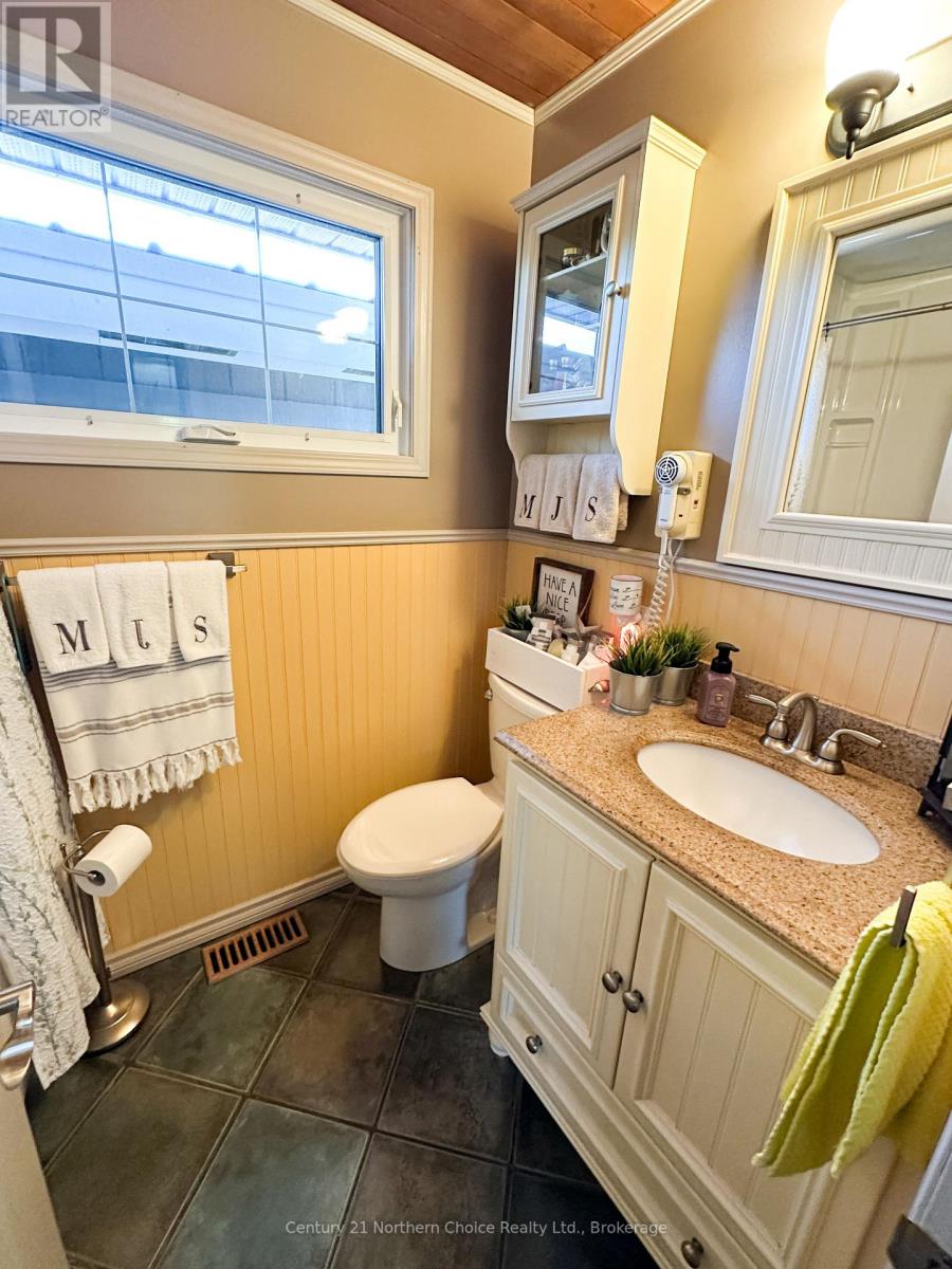 52 Dickenson Road Property Photo 11