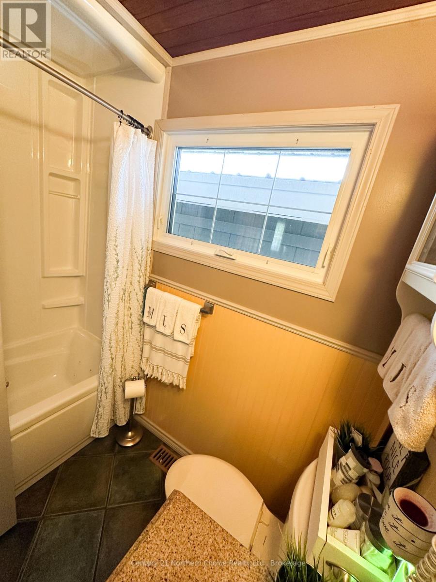 52 Dickenson Road Property Photo 12