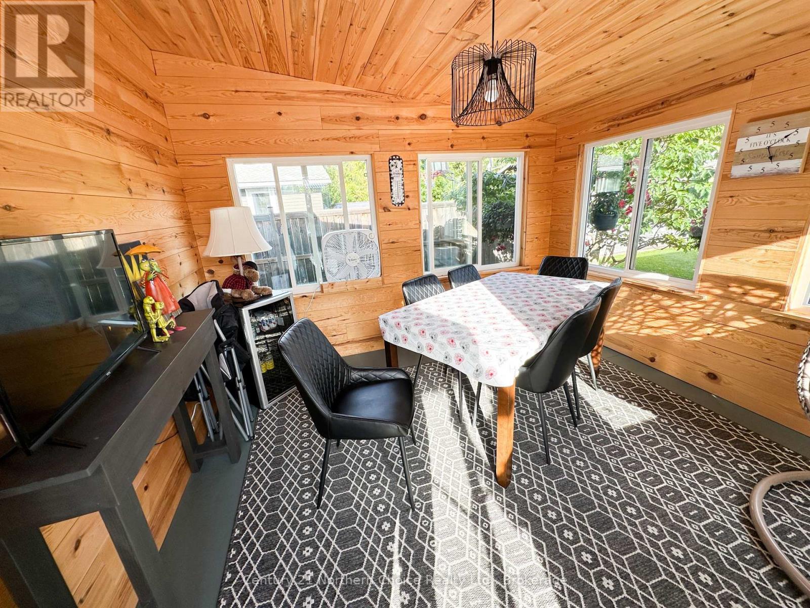 52 Dickenson Road Property Photo 25