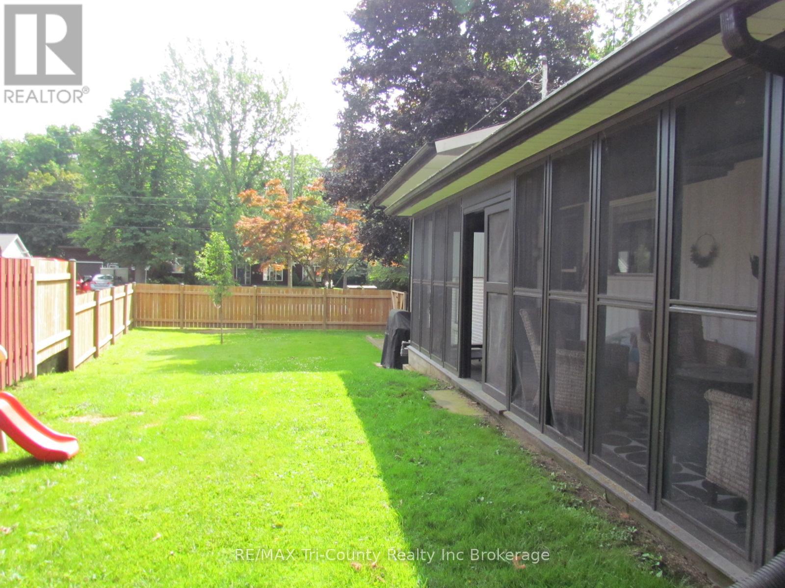 30 Fairfield Crescent Property Photo 12