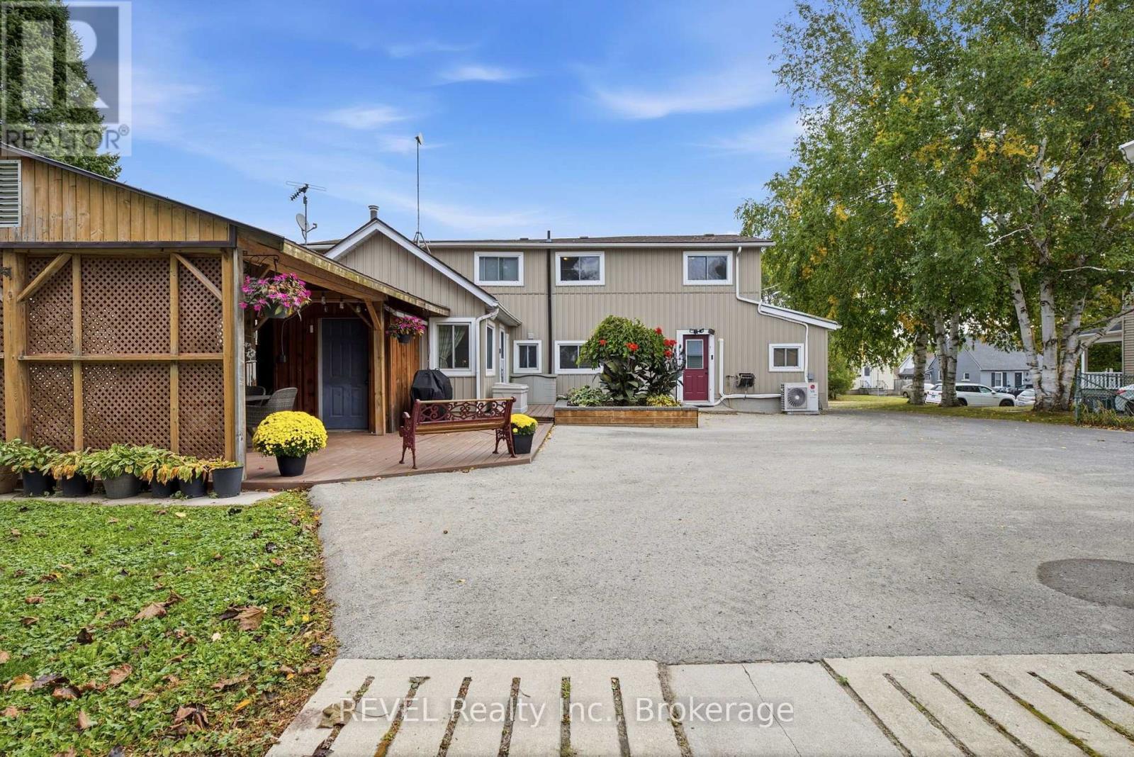 61 Queen Street N Property Photo 29