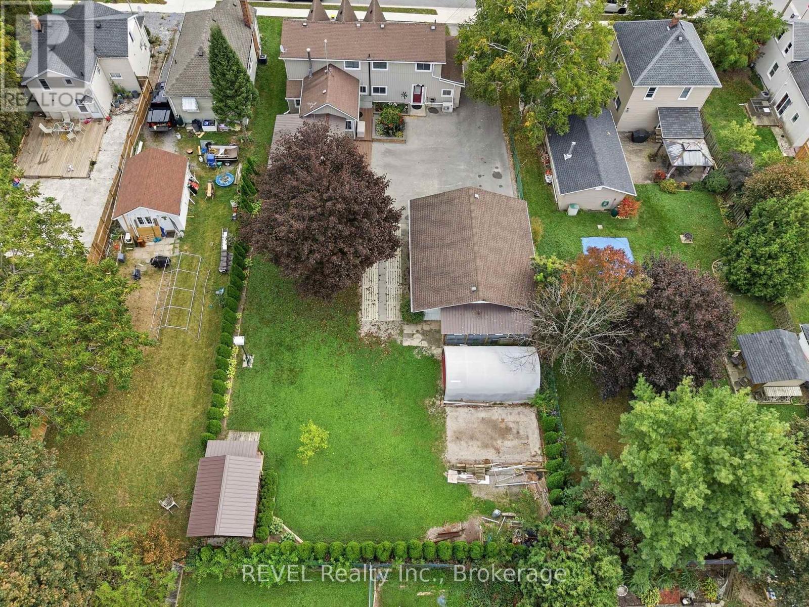 61 Queen Street N Property Photo 37