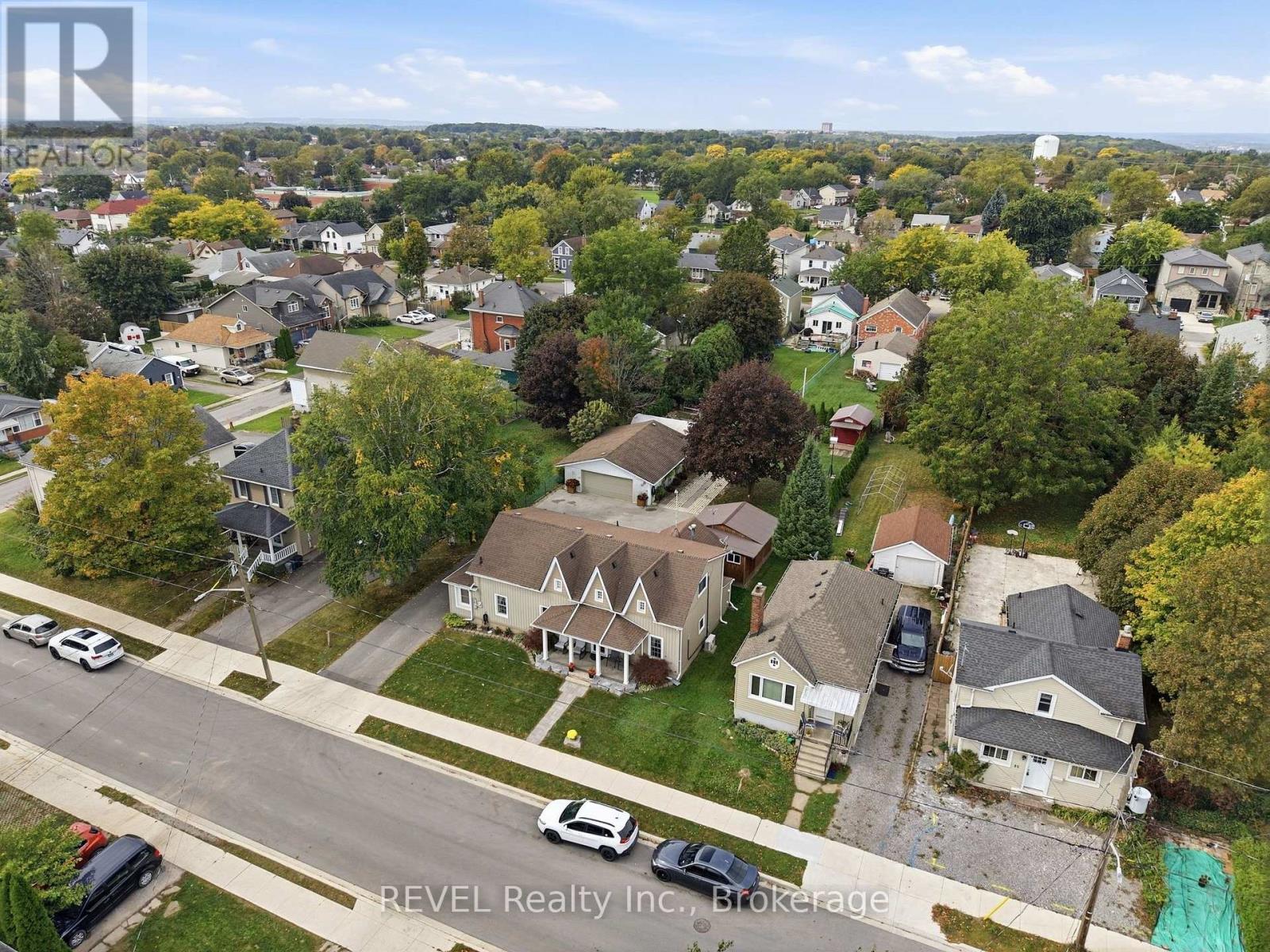 61 Queen Street N Property Photo 40