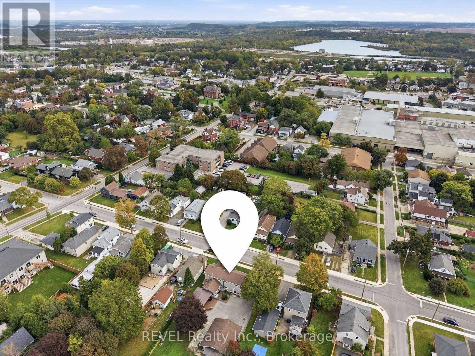 61 Queen Street N Property Photo 42