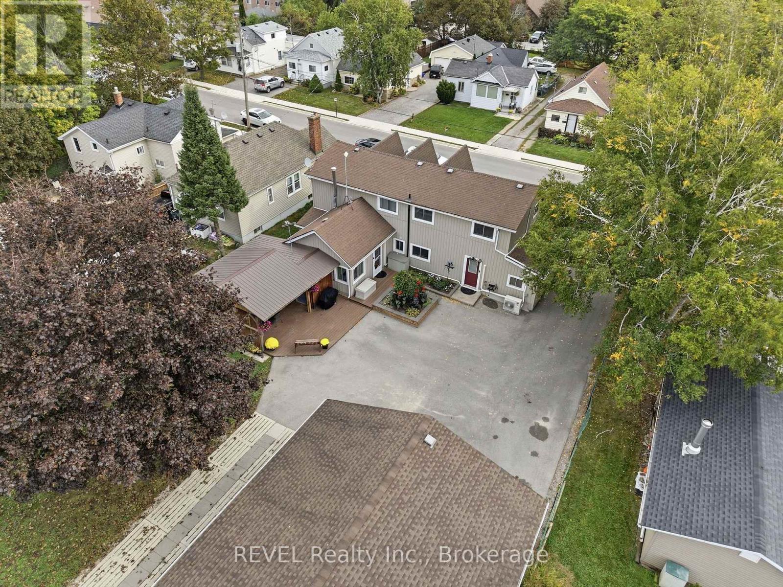 61 Queen Street N Property Photo 43
