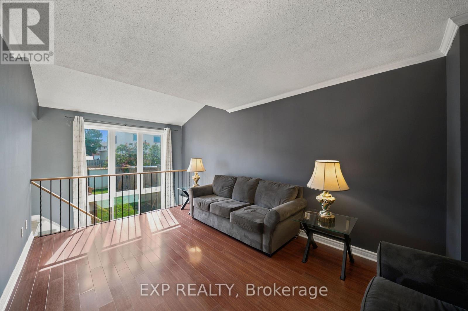574 Latour Crescent Property Photo 4