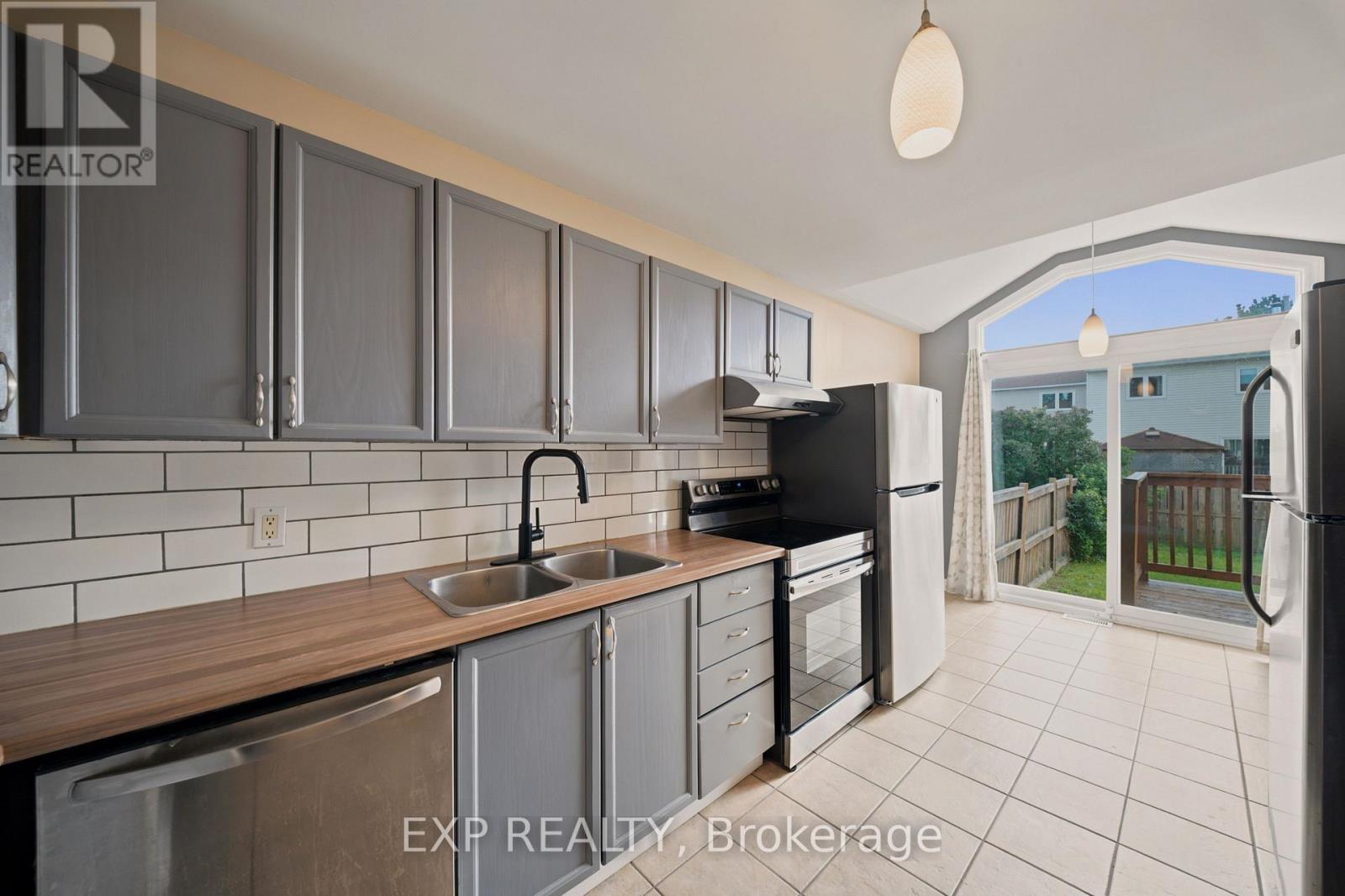 574 Latour Crescent Property Photo 7