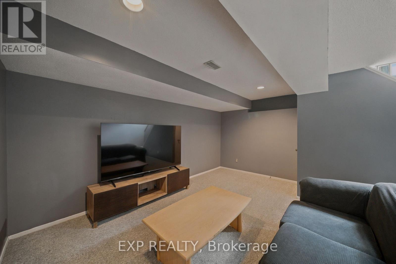 574 Latour Crescent Property Photo 24