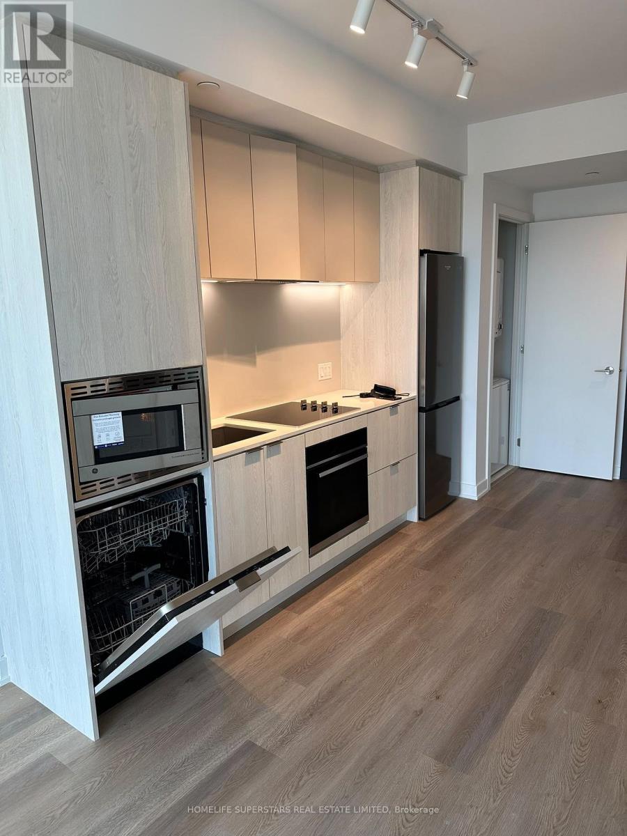 1612 - 101 John Street Property Photo 6