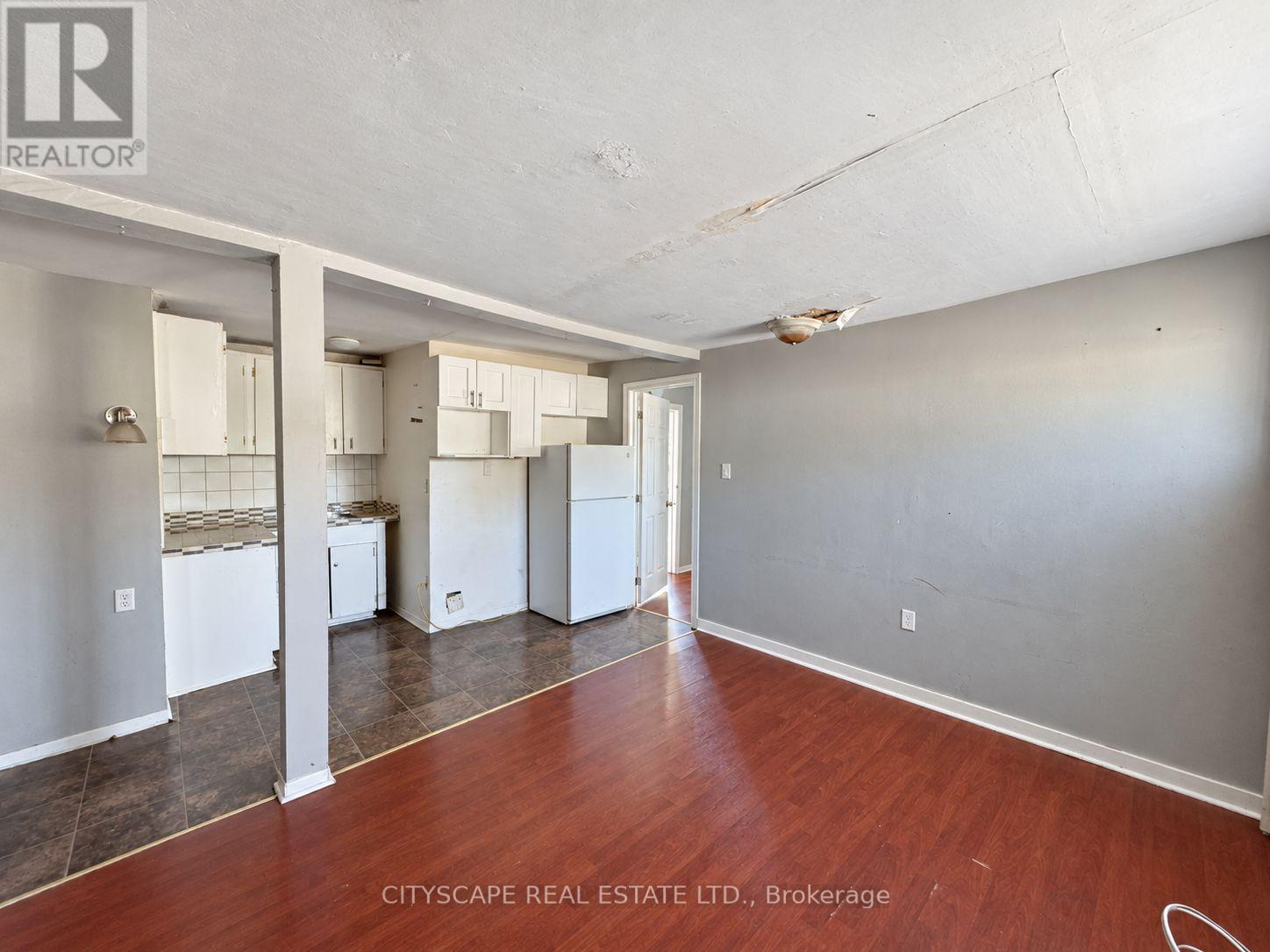 198 Tragina Avenue N Property Photo 12